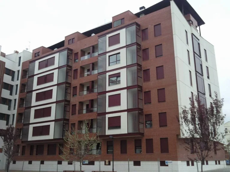 Proyectos de obra nueva en Valladolid bloque de viviendas moderno Burgos